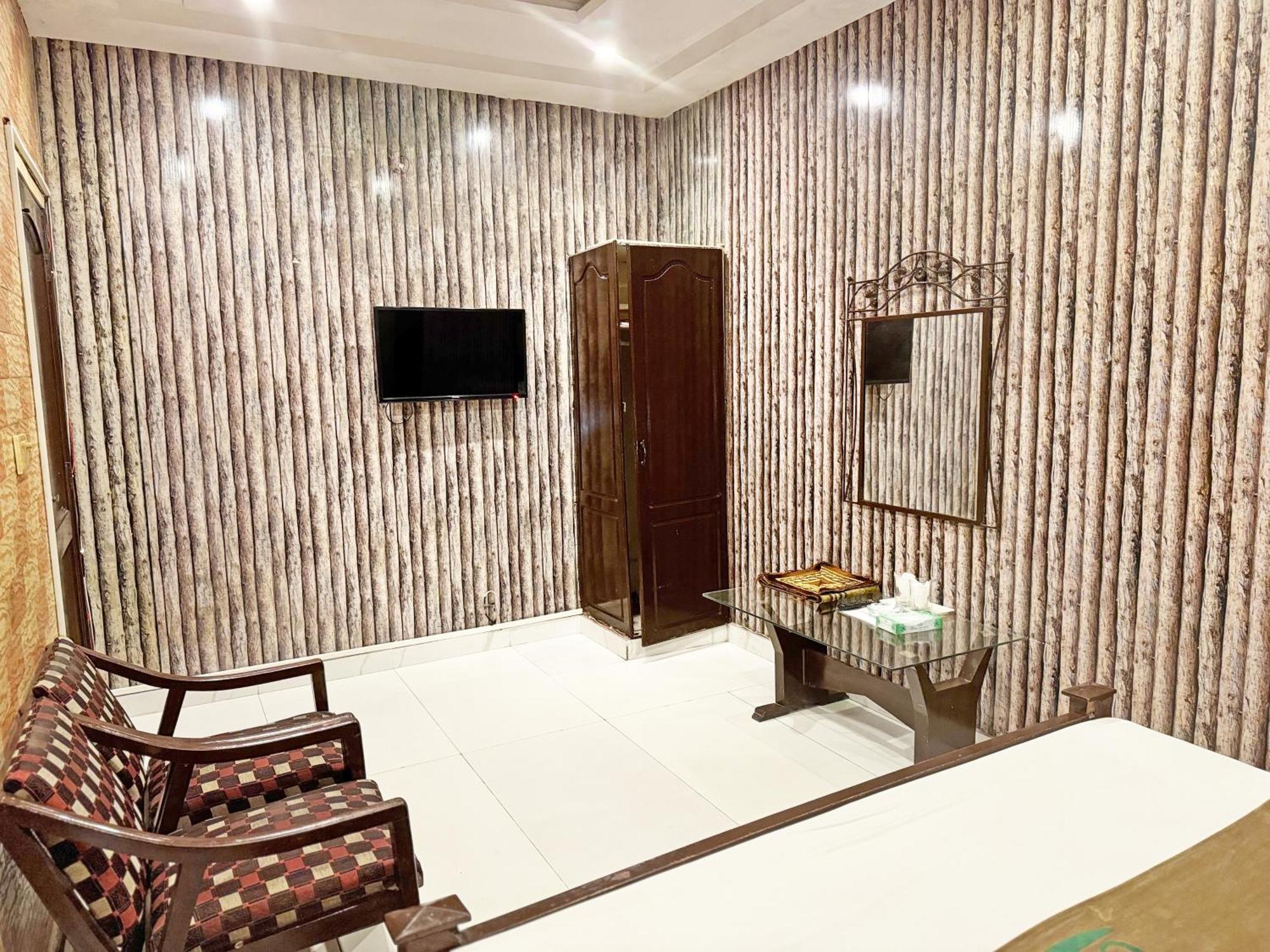 Hotel Green Fort Gulberg ラホール エクステリア 写真